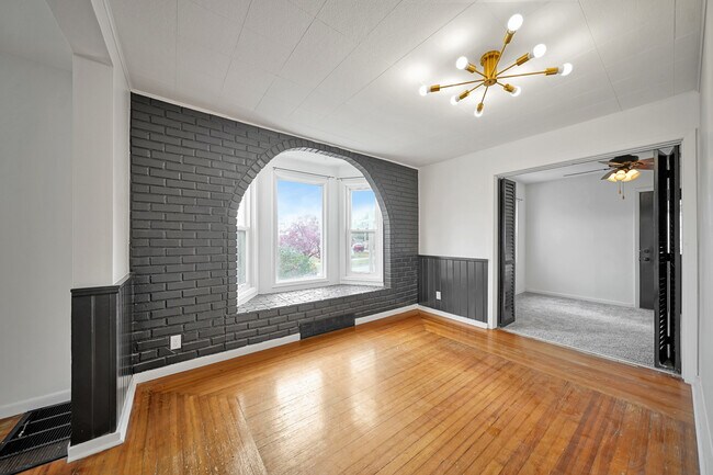Foto del edificio - 1603 N Cotner Blvd