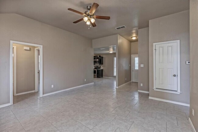 Building Photo - 1103 Concho St