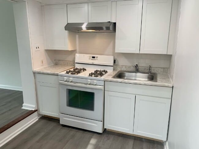 Building Photo - 32 S Penn St