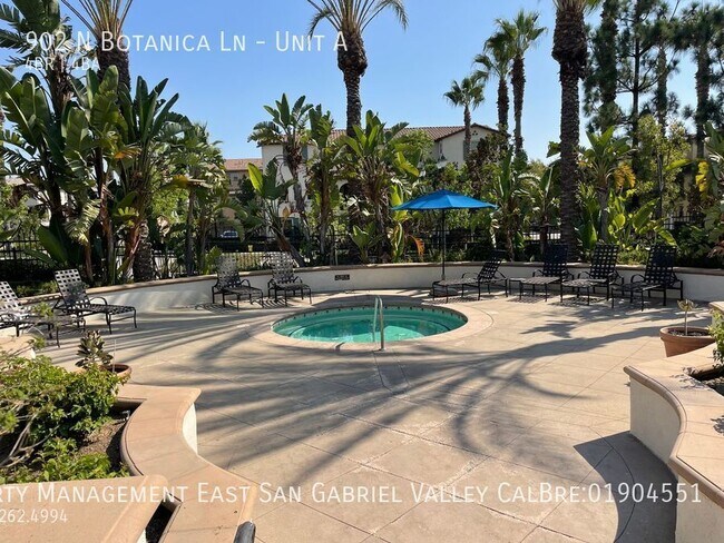 Foto del edificio - 902 Botanica Ln