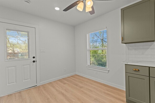 Foto del edificio - 2409 Shropshire St