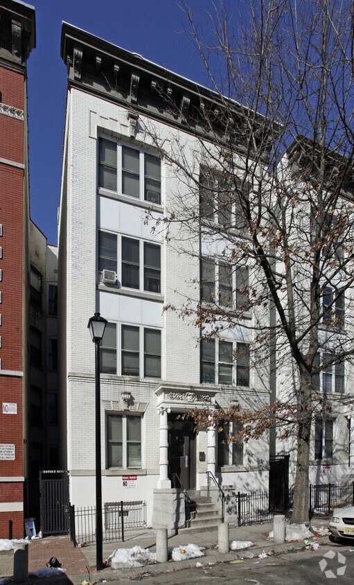 Foto del edificio - 31 Monticello Ave