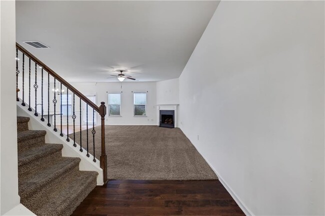 Building Photo - 2527 Morgan Chase Dr