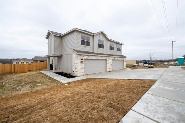 Building Photo - 1203 Garland Rd