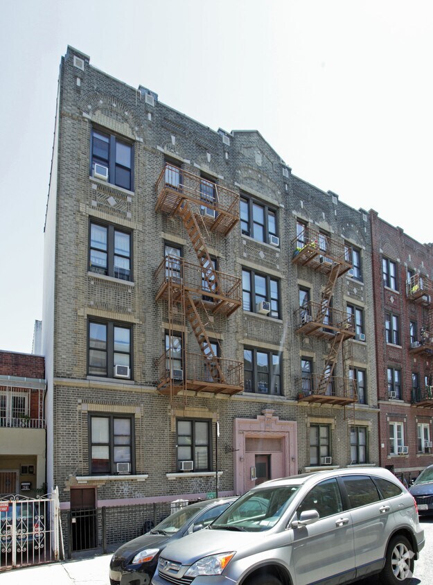 Building Photo - 425 61st St