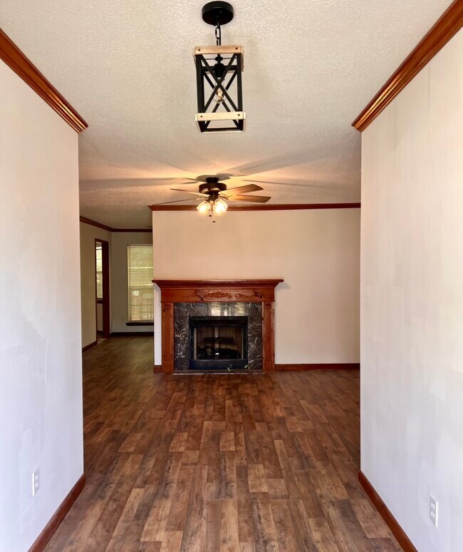 Building Photo - 88 Tanglewood Dr