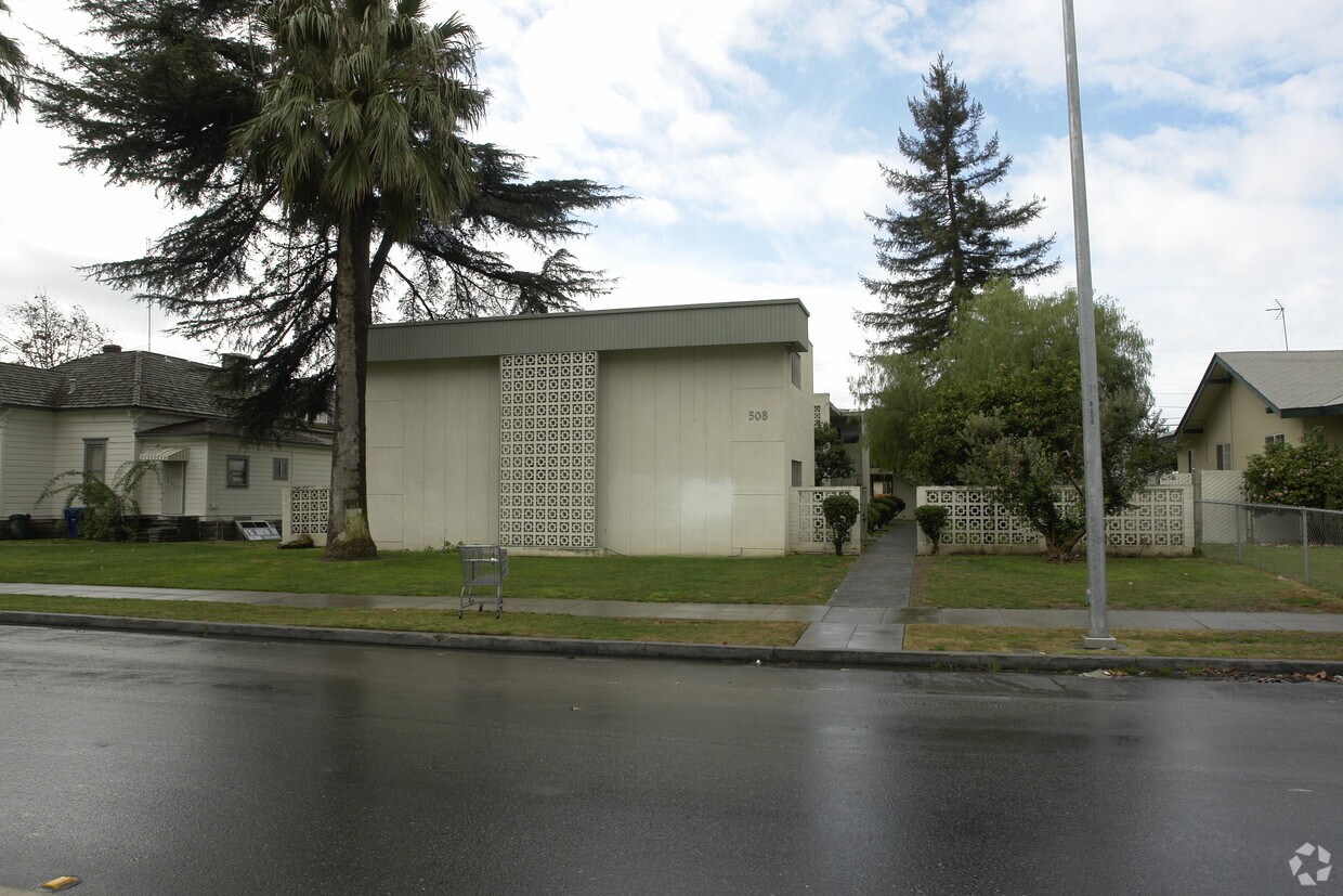 Building Photo - 508 N D St