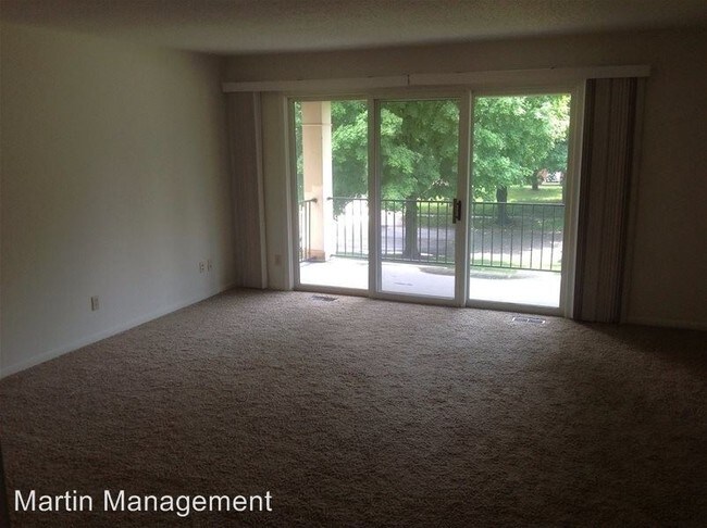 Foto del edificio - 5404 Cresthaven Ln