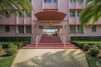 Building Photo - 640 N Park Ave