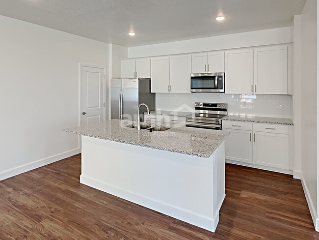 Building Photo - 6101 W Arranmore Dr