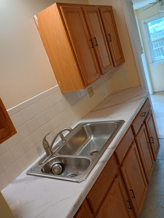Foto del edificio - 2220 Harmon St NE