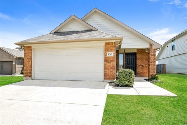 Foto del edificio - 8213 Tree Ln
