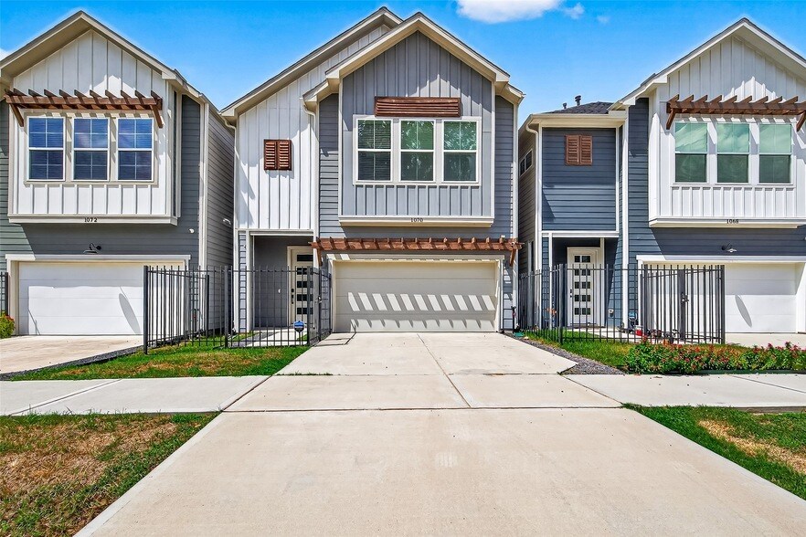 Foto principal - 1070 Mansfield St