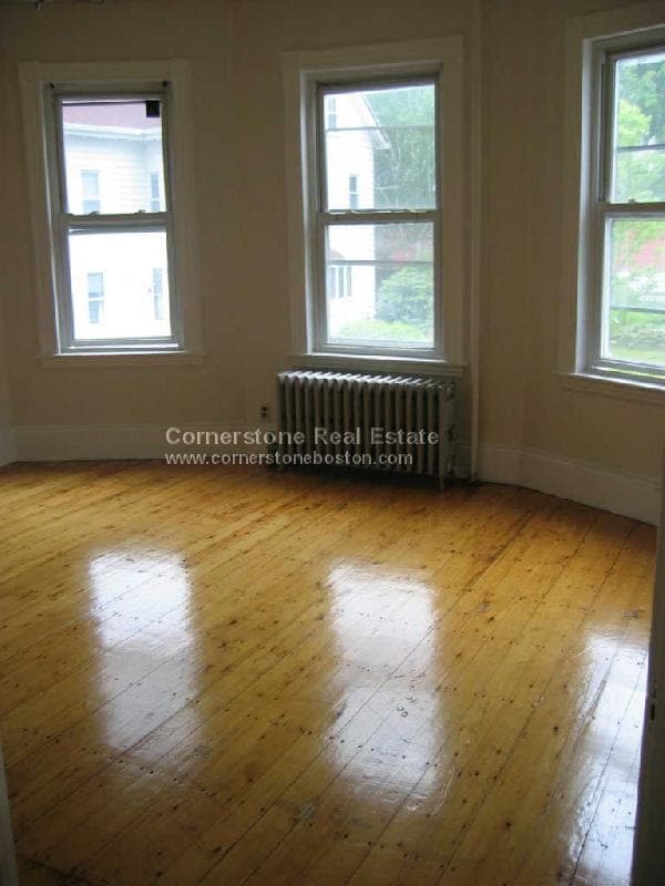 Building Photo - 55 Hillside St