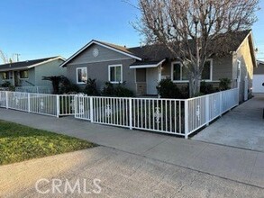 Building Photo - 408 E Jacaranda Ave