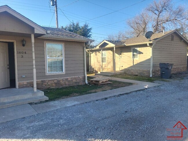 Foto del edificio - 1604 NW Lindy Ave