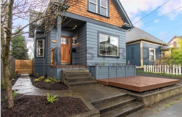 Foto del edificio - 609 NE Webster St