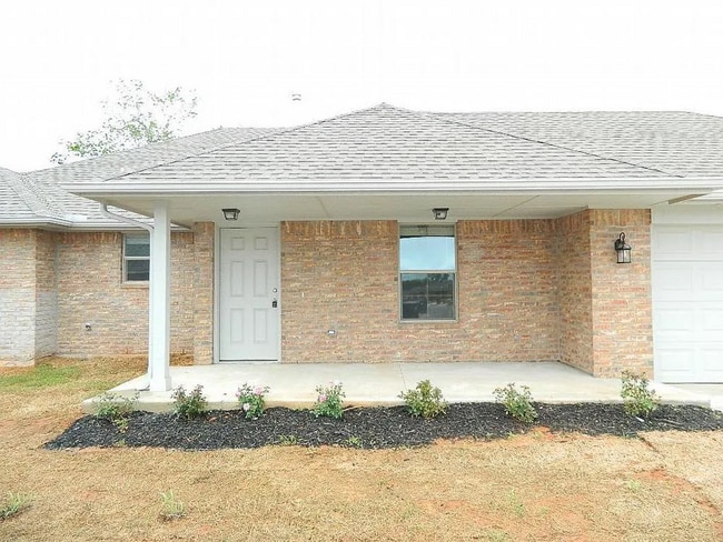 Building Photo - Beautiful 3 Bed 2 bath Home in Midwest City!