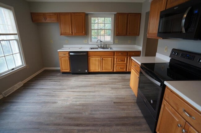 Building Photo - 616 Park Ridge Drive