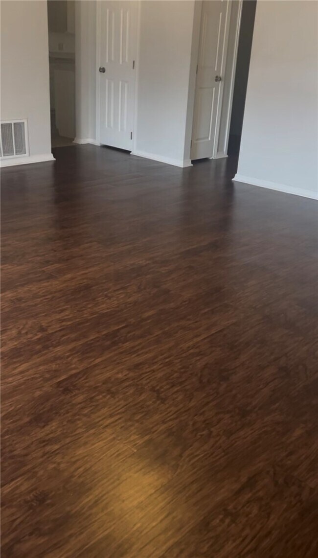 Foto del edificio - 718 N Walnut St
