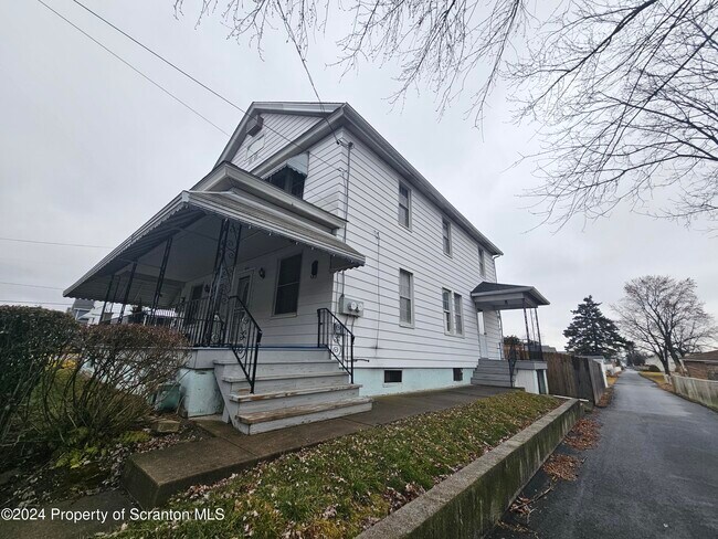 Building Photo - 603 Edgar St