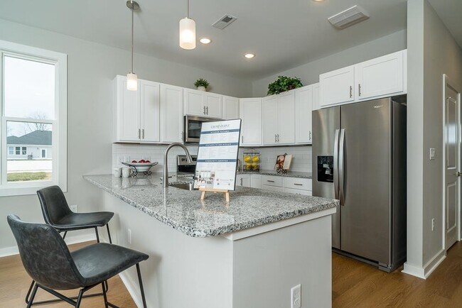 Building Photo - 1526 Crownpoint Dr