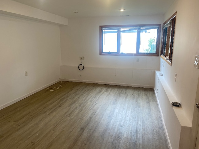 Building Photo - 46 Pearsall Pl