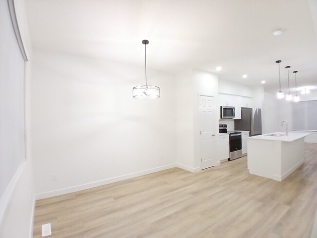 Building Photo - 5142 Kinney Wy SW