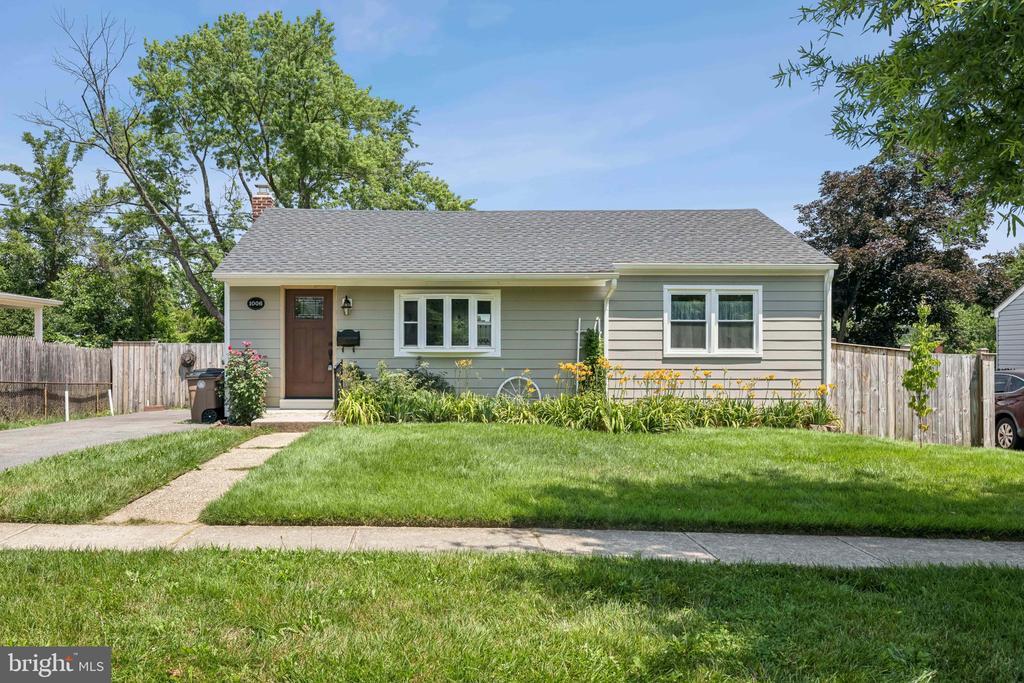 Foto principal - 1006 Gilbert Rd