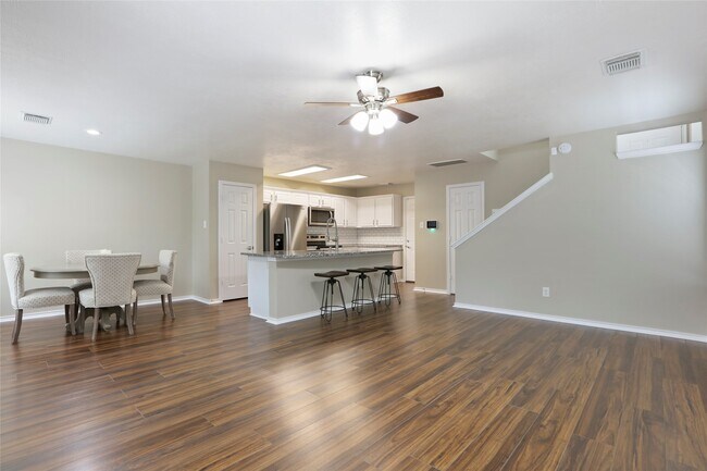 Foto del edificio - 134 S Walden Elms Cir