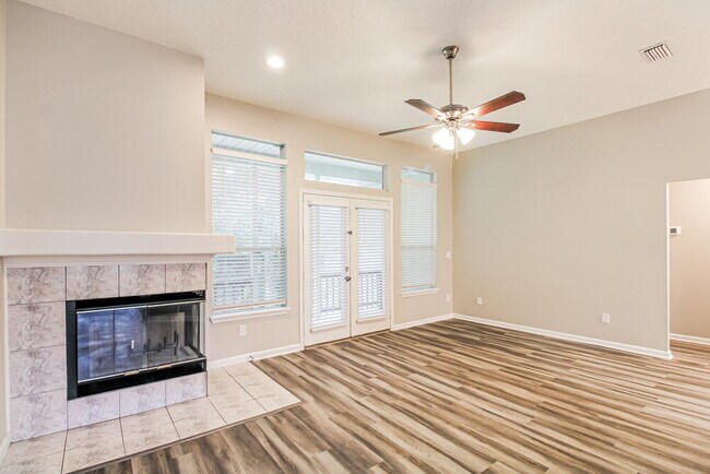 Foto del edificio - 5671 Ribbon Rose Dr