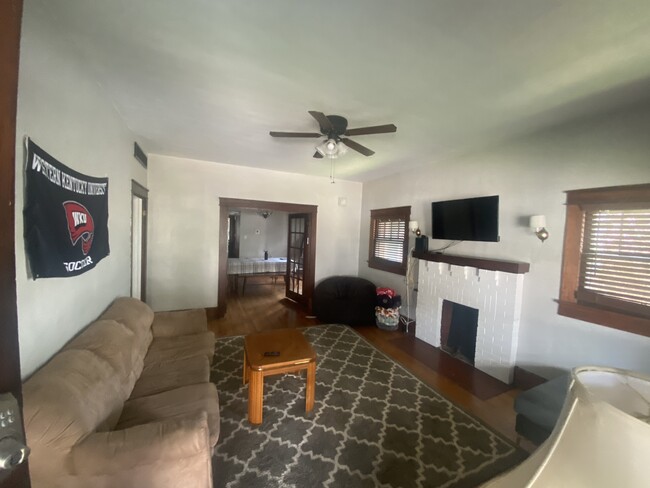 Living Room - 607 E 11th Ave