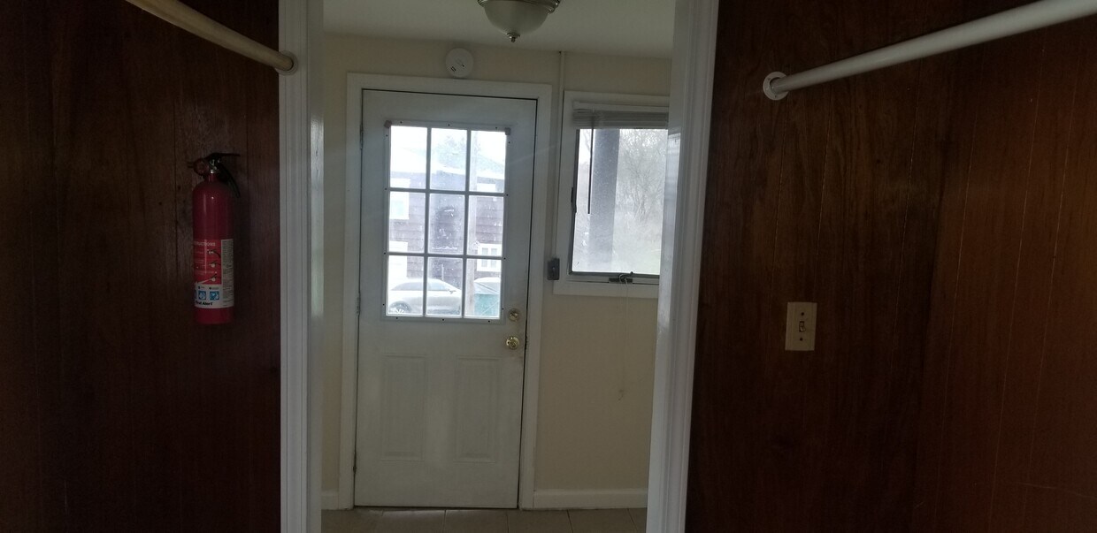 Primary Photo - 102 Summit Ave