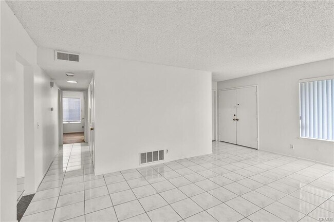Foto del edificio - 4006 West Lehnhardt Avenue, Santa Ana, CA ...
