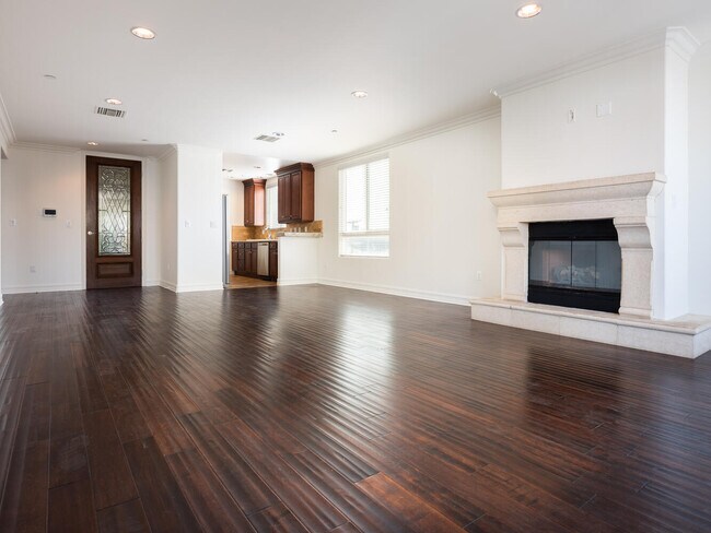 Building Photo - 124 N Orlando Ave