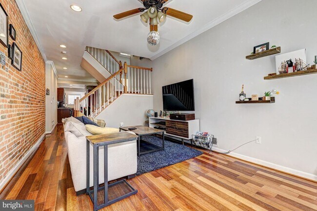 Foto del edificio - 1404 Clarkson St