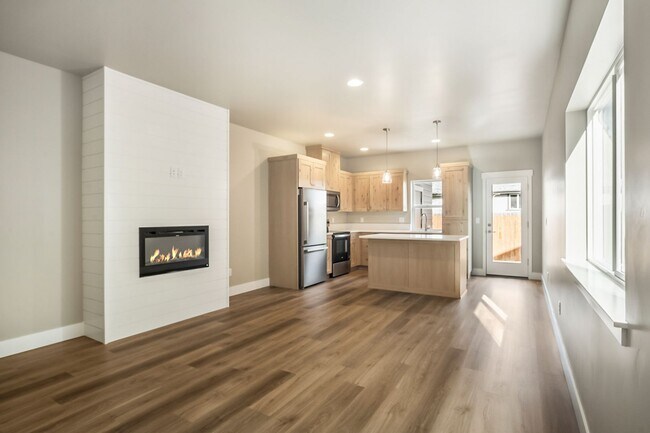 Foto del edificio - 63274 N W Ski Ln