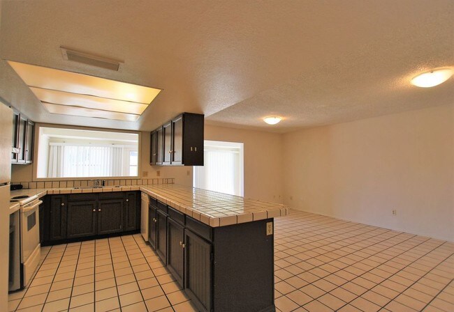 Building Photo - 5821 E Acoma Dr