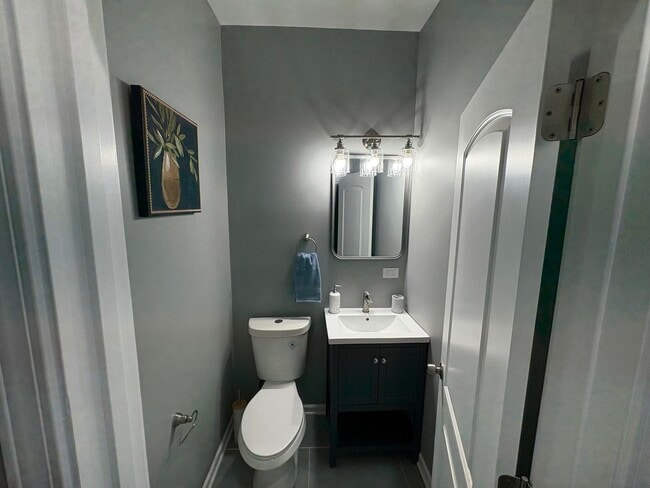 Foto del edificio - 1755 E 72nd St