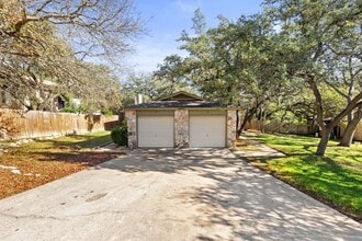 Building Photo - 9807 Hundred Oaks Cir