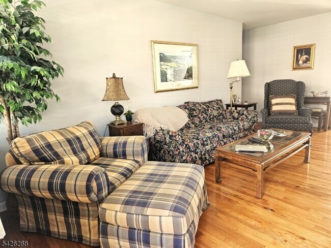 Foto del edificio - 800 Old Springfield Ave