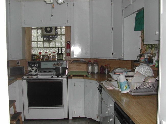 Building Photo - 21039 90th Ave