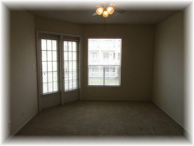 Foto del edificio - 14727 Whitecap Blvd