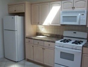 Primary Photo - 3 br, 2 bath Apartment - 11 Nelson Avenue 1