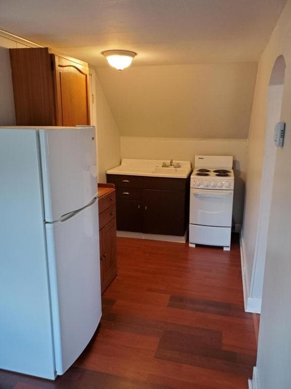 Building Photo - 48 Rumbold Ave