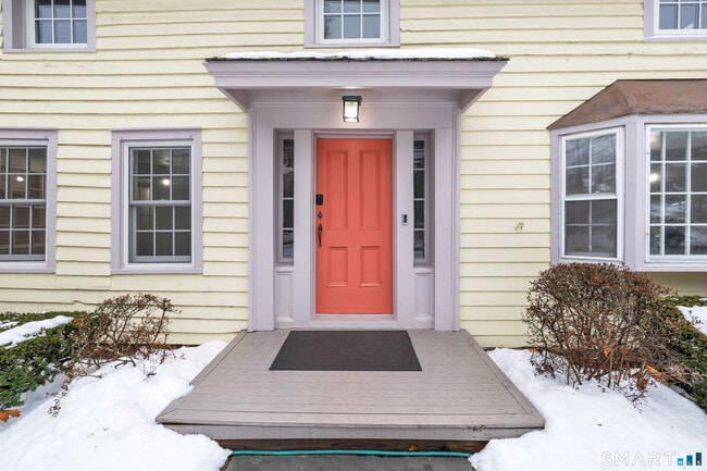 Building Photo - 315 Main St