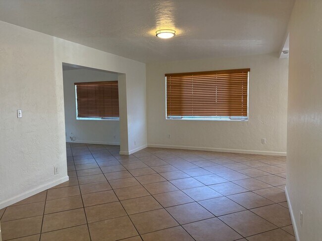 Foto del edificio - Central 3 Bedroom