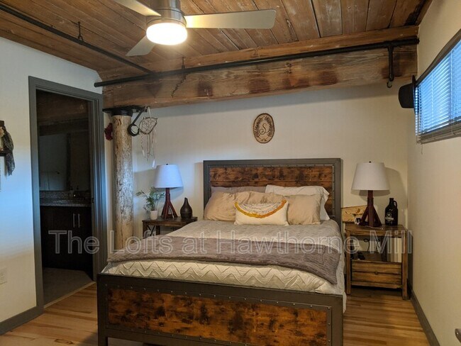 Foto del edificio - 1101 Hawthorne Ln