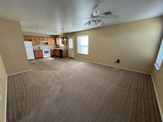 Building Photo - 1312 Saddle Dr