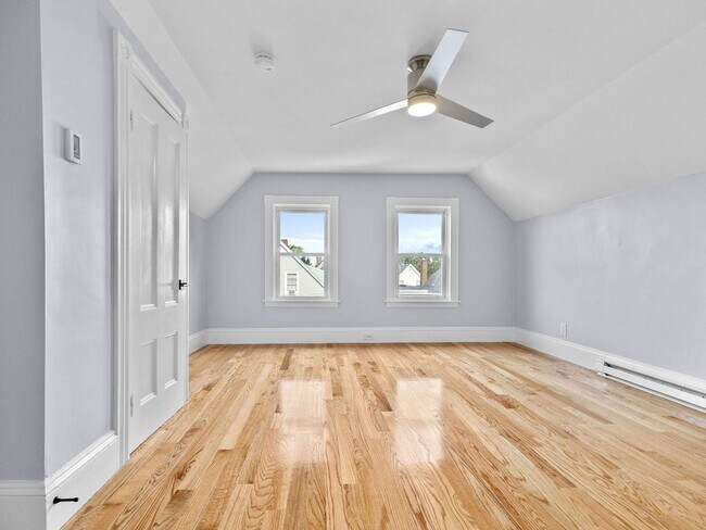 Photo - Renovated 5 bed 2 bath in Somerville..... House